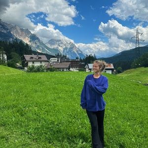 Meet your Posher, Lydia